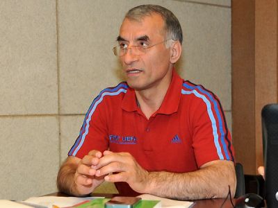 Xaqani Məmmədov: “Əliyar Ağayev UEFA-dan yüksək qiymət aldı”
